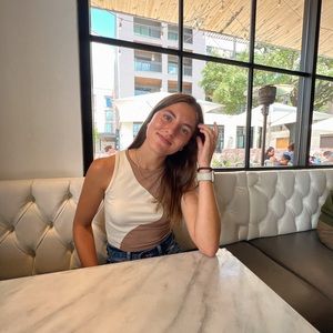 Meet your Posher, Anna